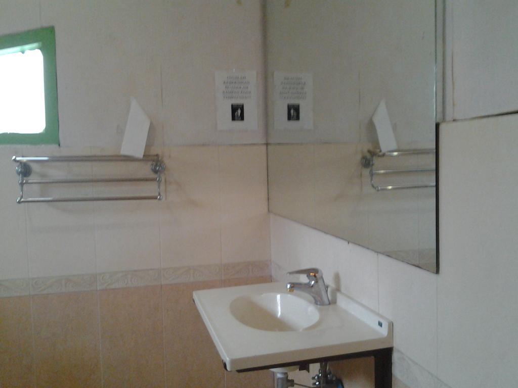 Villa And Resto Basanova Batu (East Java) Ruang foto