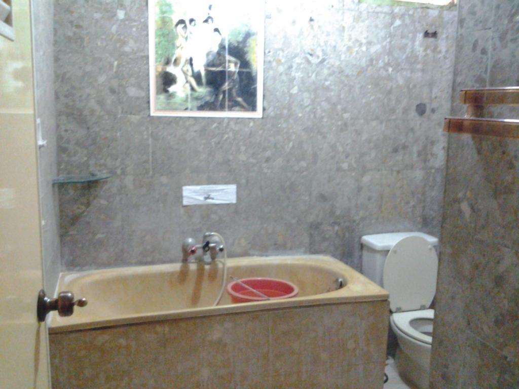 Villa And Resto Basanova Batu (East Java) Ruang foto