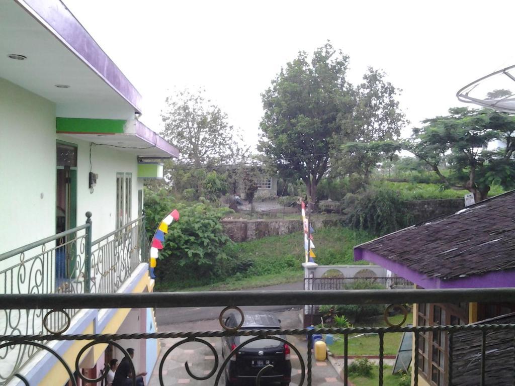 Villa And Resto Basanova Batu (East Java) Bagian luar foto