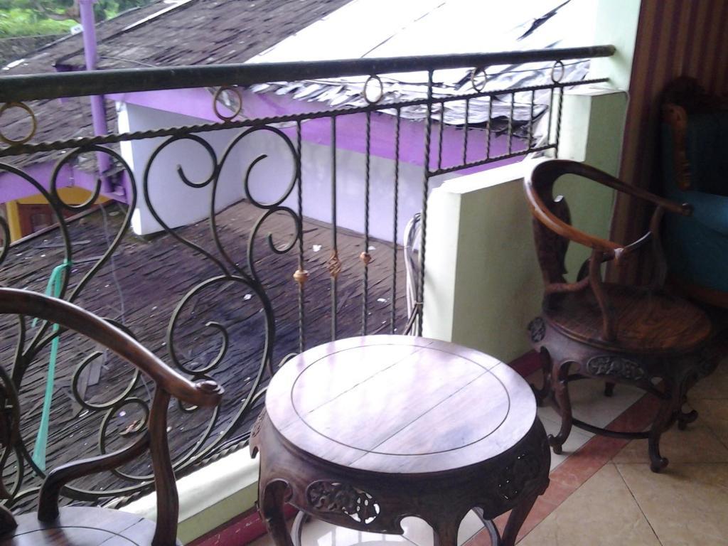 Villa And Resto Basanova Batu (East Java) Bagian luar foto
