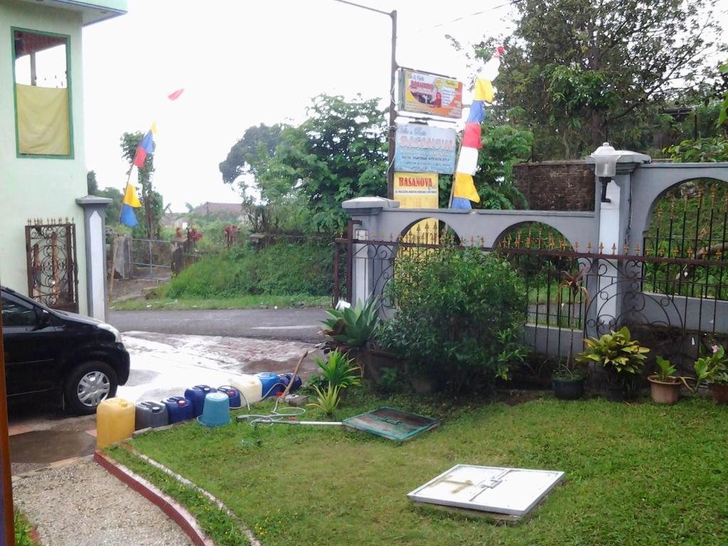 Villa And Resto Basanova Batu (East Java) Bagian luar foto