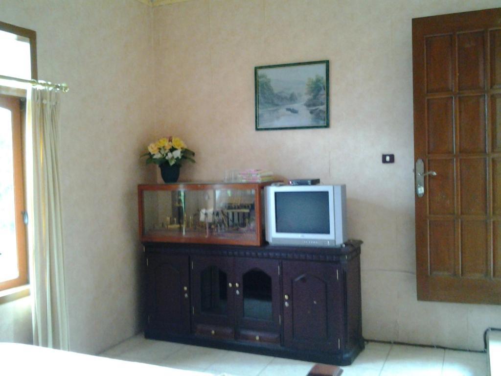Villa And Resto Basanova Batu (East Java) Bagian luar foto