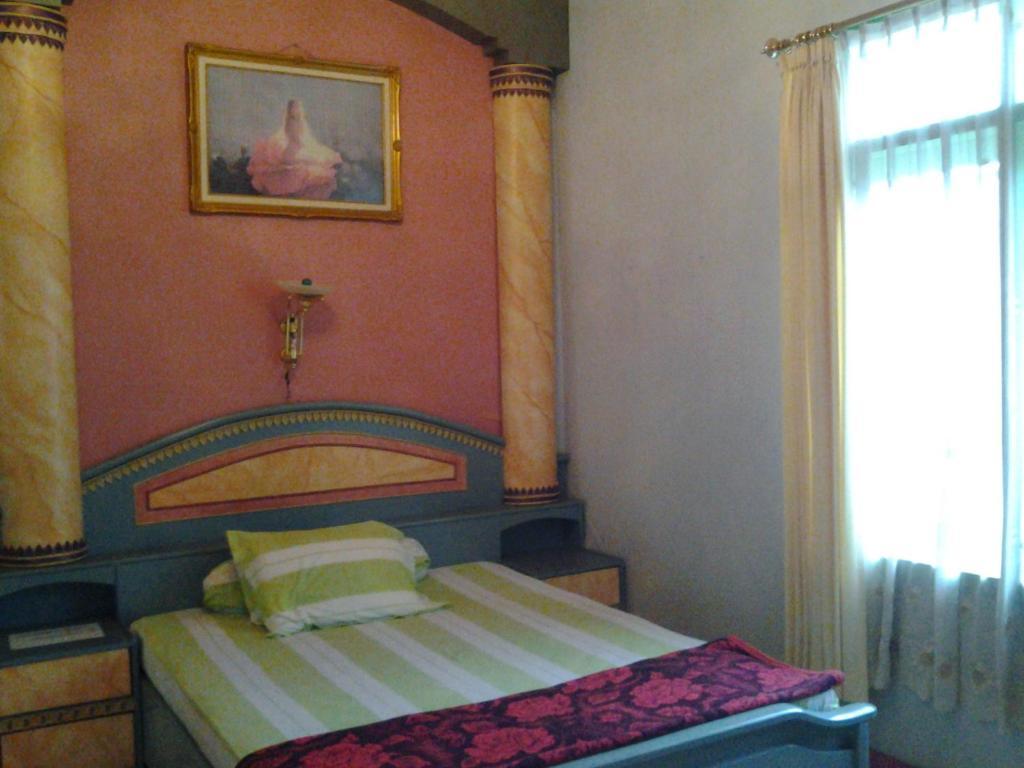 Villa And Resto Basanova Batu (East Java) Bagian luar foto