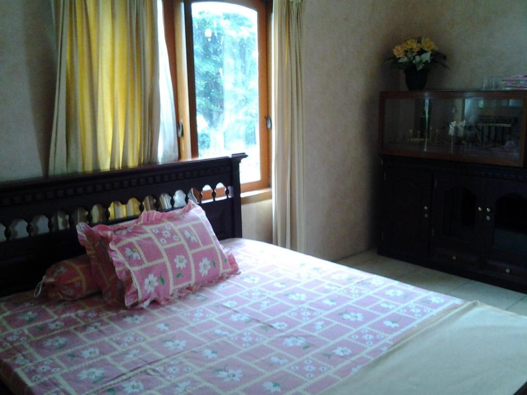 Villa And Resto Basanova Batu (East Java) Bagian luar foto