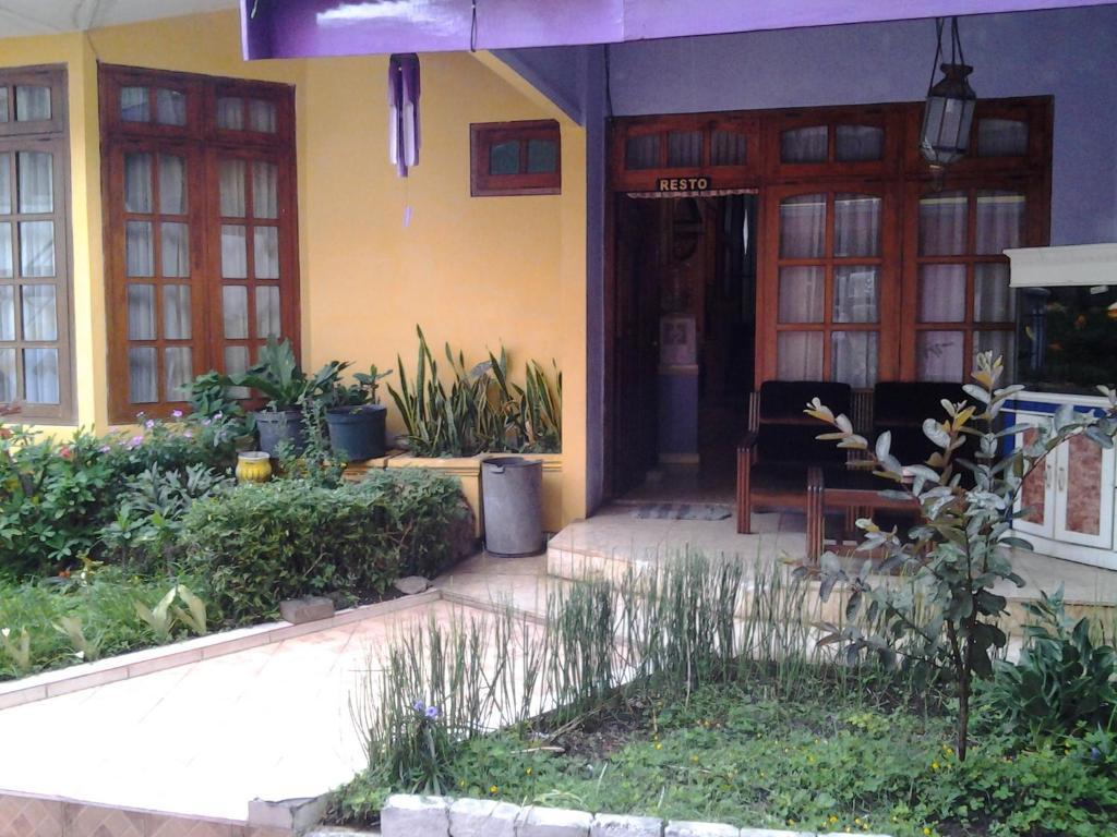 Villa And Resto Basanova Batu (East Java) Bagian luar foto